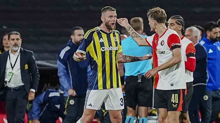 Hürriyet: Feyenoord, Fenerbahçeye ilk darbeyi vurdu