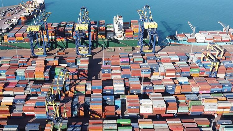 Türkiyenin komşularına ihracatı 2025te 15,6 milyar dolar oldu