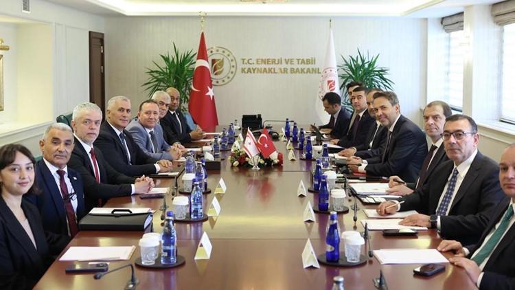 Enerji ve Tabii Kaynaklar Bakanı Bayraktar, KKTC ve Botsvana enerji bakanlarıyla görüştü