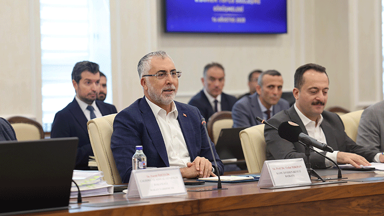 Bakan Işıkhan: Uzlaşı zemininde toplu sözleşme görüşmelerimizi sürdüreceğiz