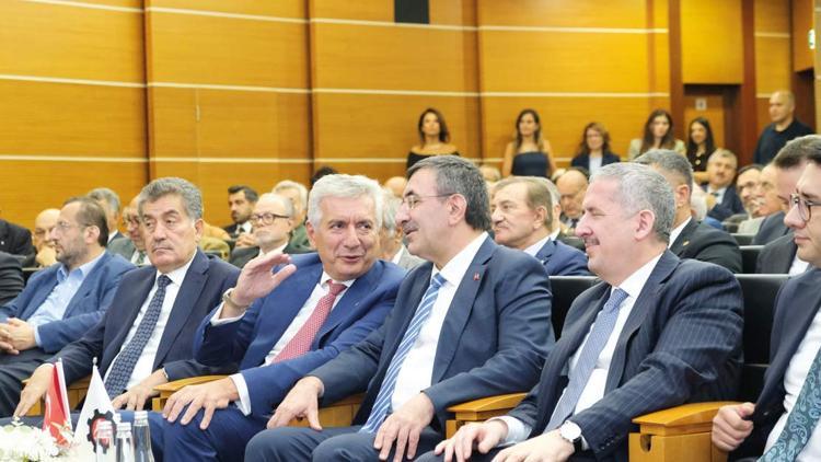 Cumhurbaşkanı Yardımcısı Yılmaz sanayiciyle buluştu… ‘Zorluklar geçici’