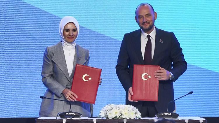 Evlenecek çalışanlara 3 asgari ücret desteği İmzalar atıldı