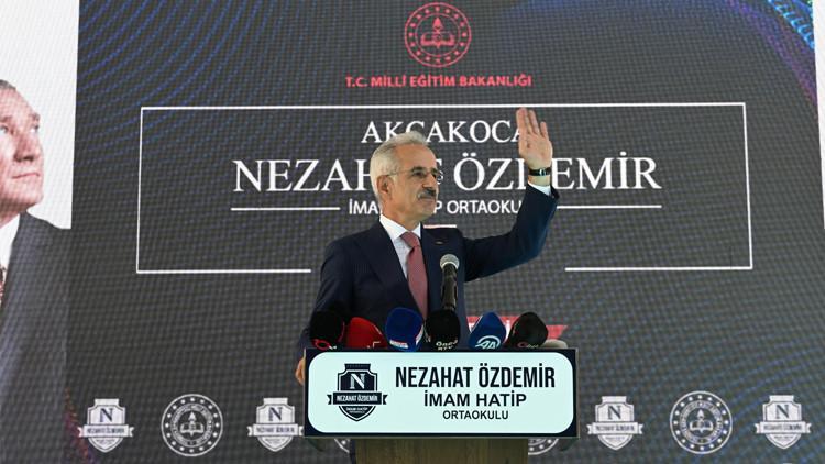 Düzceye modern eğitim yuvası... Bakan Uraloğlu açılışı gerçekleştirdi