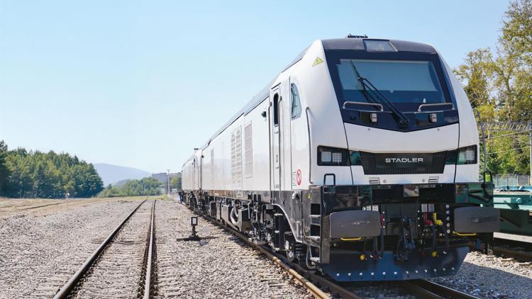 38.5 milyon Euro’luk lokomotif raylara indi