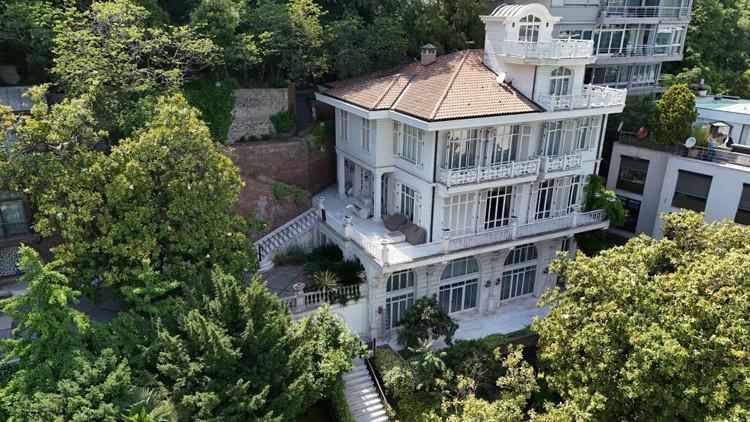 FETÖ firarisinin köşkü satışta 140 milyon TL indirim yapıldı FETÖ firarisinin köşkü satışta 140 milyon TL indirim yapıldı