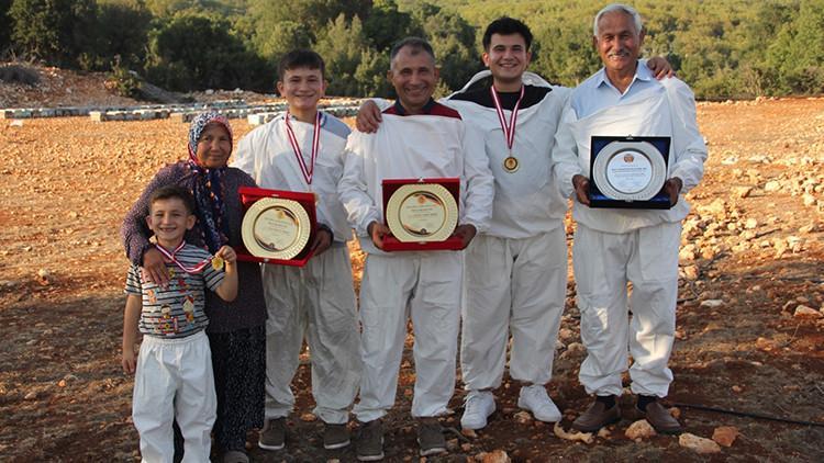 Toroslardan dünyaya 2300 rakımın başarısı: 2 altın, 1 gümüş Toroslardan dünyaya 2300 rakımın başarısı: 2 altın, 1 gümüş