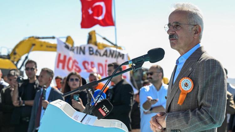 Bakan Uraloğlu: Kamanın ulaşım altyapısını güçlendirdik