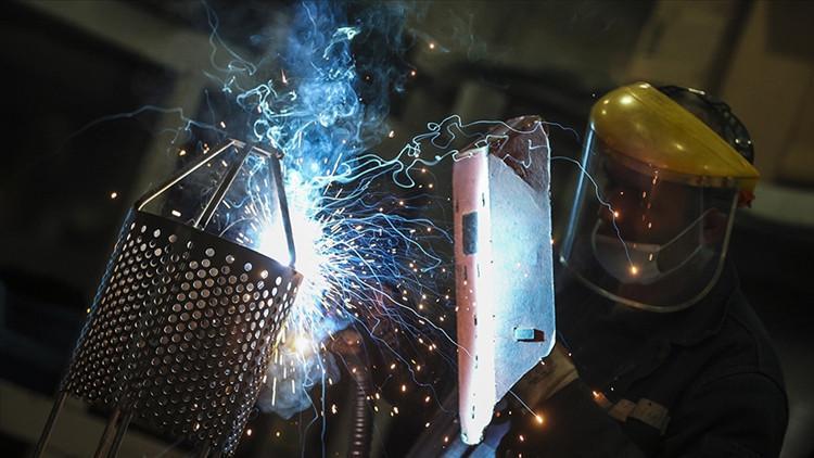 Sanayi üretimi yeniden pozitife döndü