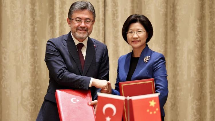 Bakan Yumaklı, Çin ile su ürünleri ve badem ihracatının önünü açacak protokolleri imzaladı