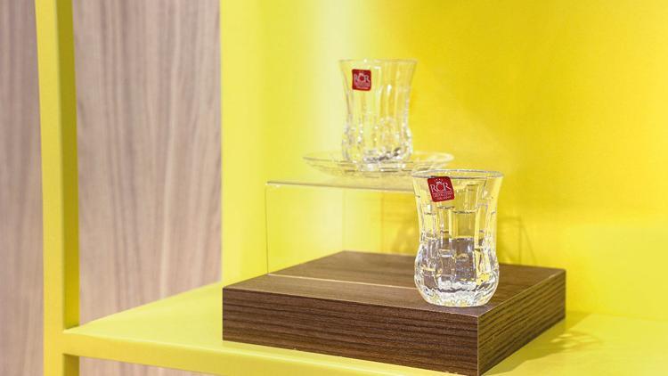 İnce belli bardak için kuralı bozdu İnce belli bardak için kuralı bozdu