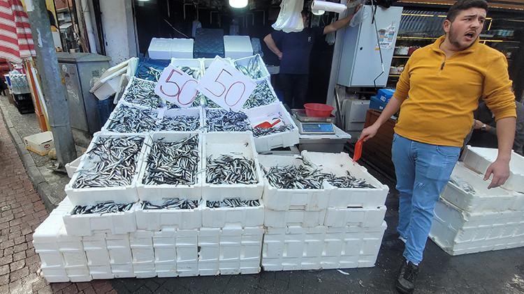 Karadeniz hamsisi tezgahları doldurdu Karadeniz hamsisi tezgahları doldurdu
