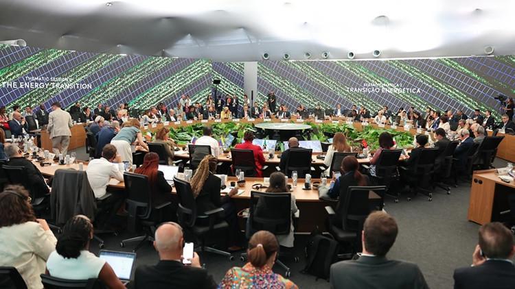 Zenginler sözünden dönüyor Parayı silaha harcayacaklar Zenginler sözünden dönüyor Parayı silaha harcayacaklar