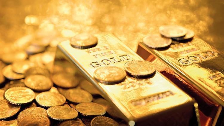 Altın faizle dalgalandı