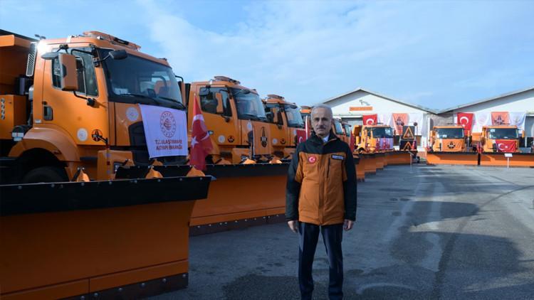 Karla mücadeleye 2,2 milyar TLlik araç desteği Karla mücadeleye 2,2 milyar TLlik araç desteği