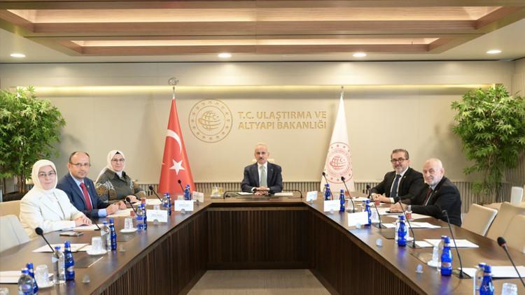 Çocukların dijital hakları sosyal medyada da korunacak