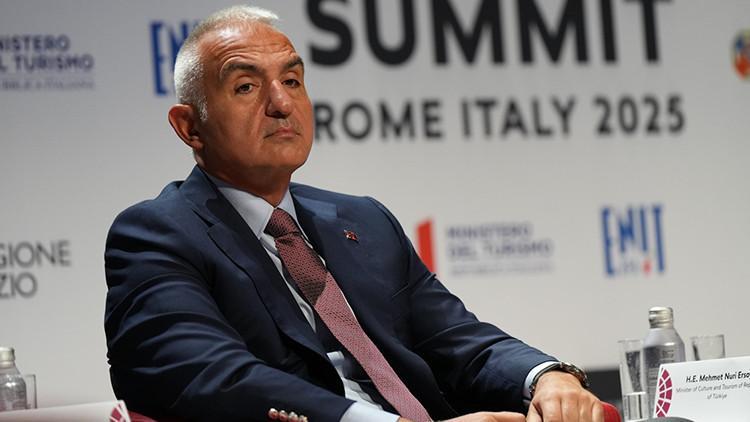Bakan Ersoy: Turizmde 64 milyar dolar limitine ulaşılacak