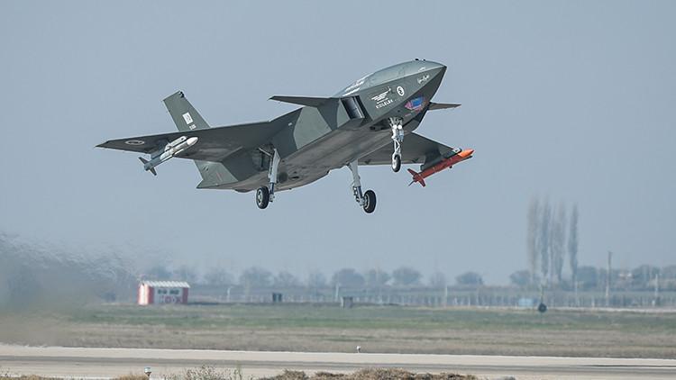 Kızılelma dünya tarihine geçti Boeingin yapamadığını Bayraktar yaptı... Kızılelma dünya tarihine geçti Boeingin yapamadığını Bayraktar yaptı...