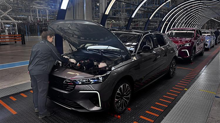 Avrupanın en temiz boyahanesi Türkiyede Togg’un yeni modeli T10F üretim hattında görüntülendi Avrupanın en temiz boyahanesi Türkiyede Togg’un yeni modeli T10F üretim hattında görüntülendi