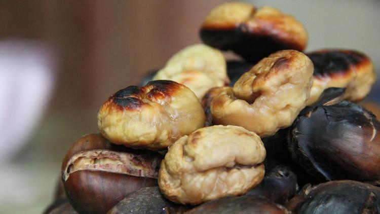 Kışın tadı geldi, fiyatı şaşırttı Talebe yetişilemiyor Kışın tadı geldi, fiyatı şaşırttı Talebe yetişilemiyor