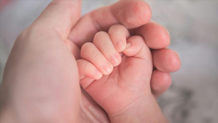 Ailelere müjde: Doğum ve babalık izni uzuyor