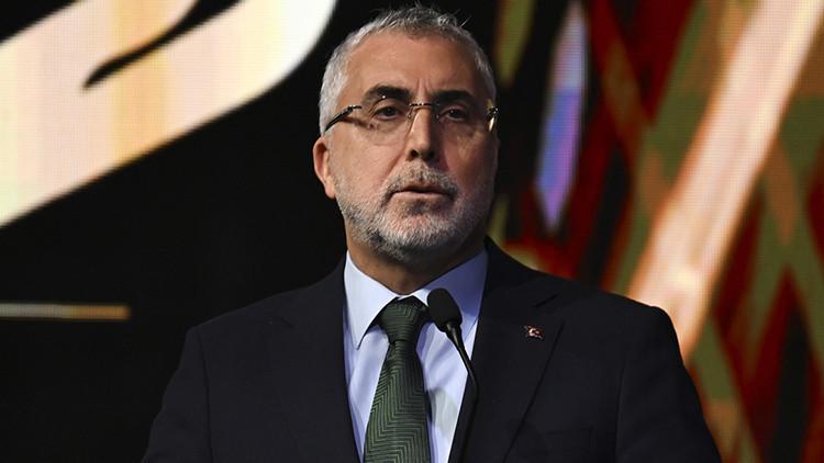 Bakan Işıkhandan en düşük emekli aylığı paylaşımı Bakan Işıkhandan en düşük emekli aylığı paylaşımı