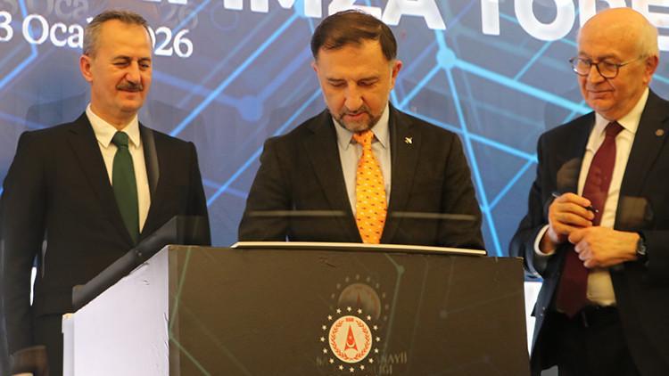 Savunma sanayisinde 14 yeni proje İmzalar atıldı Savunma sanayisinde 14 yeni proje İmzalar atıldı