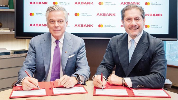 Kadın KOBİ’ler için 100 milyon doları aşan işbirliği Kadın KOBİ’ler için 100 milyon doları aşan işbirliği