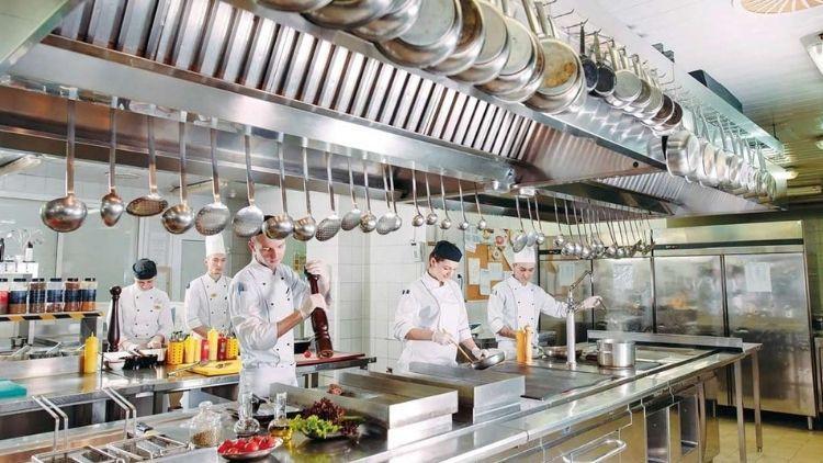 Mutfağı ‘otel’ ateşi sardı