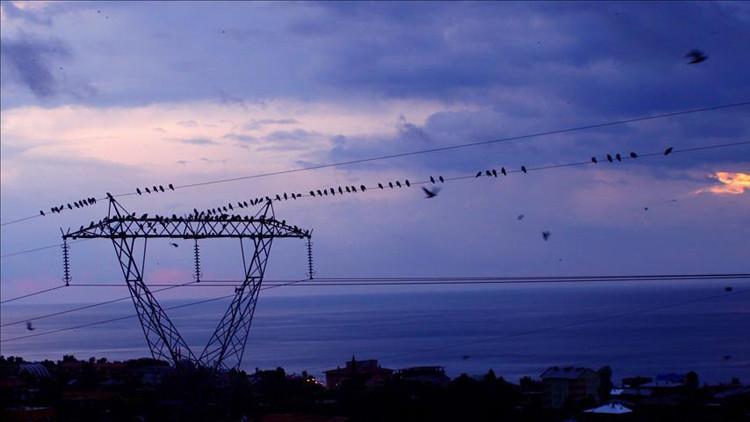 Elektrikte dev rakamlar: Üretim tüketimi solladı