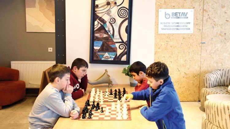 Bitlis’te satranç açılımı