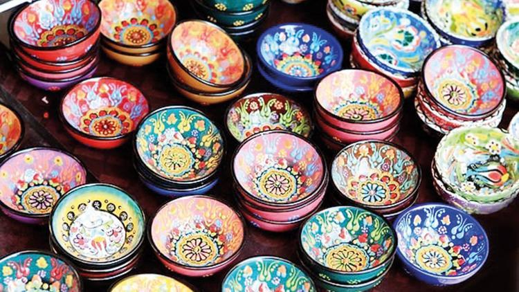 Turist 2 milyar dolarlık hediyelik eşya götürdü