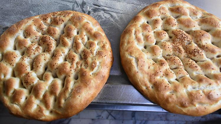 İzmirde ramazan pidesinin fiyatı belli oldu