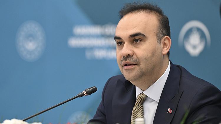 Bakan Kacır: Antarktika’da kalıcı Türk bilim üssü kurmak istiyoruz