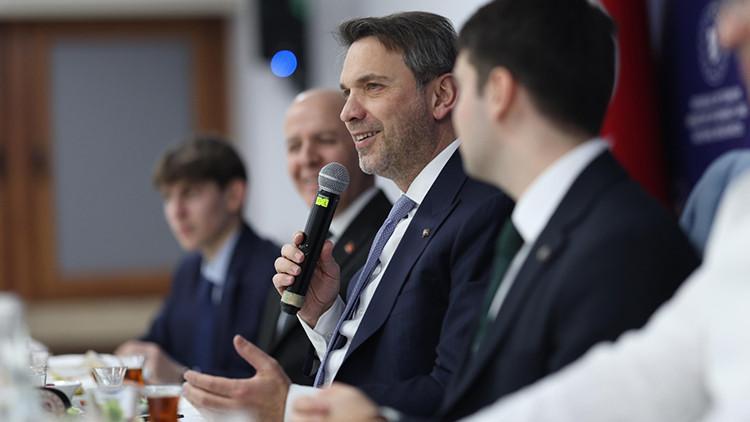 Bakan Bayraktardan tam bağımsızlığın şifresi: Kızılelmayı işaret etti