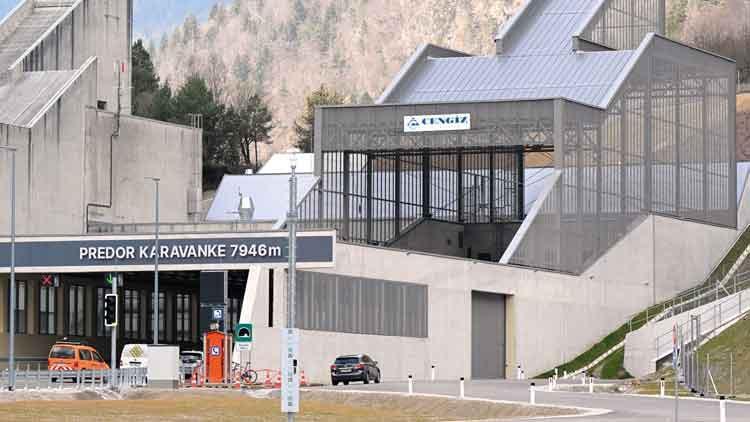 ‘Doğu’ya gitseydik daha çok kazanırdık ama Batı’yı seçtik’