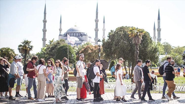 2 ayda 4 milyondan fazla turist geldi