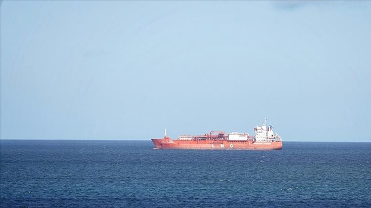 Ateşkes sonrası gözler Hürmüzde İlk gemiler geçti