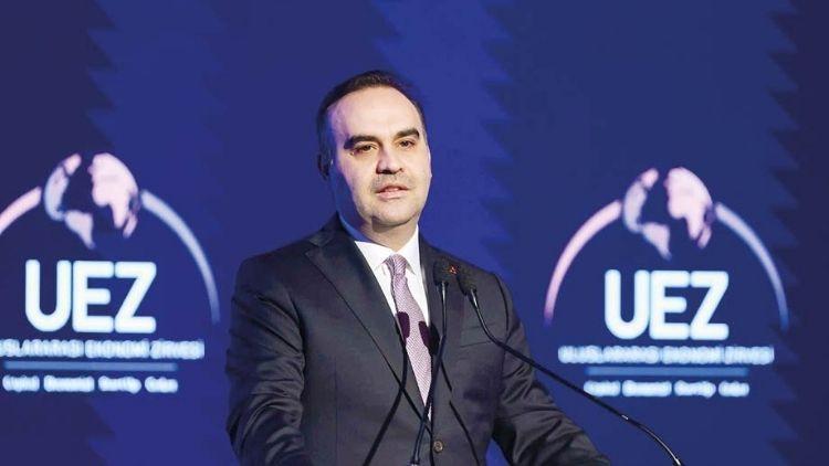 ‘Türkiye küresel ticaretin merkezlerinden biri’