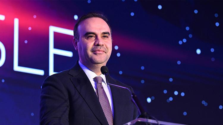 Bakan Kacır, banka yöneticileri ile bir araya geldi Bakan Kacır, banka yöneticileri ile bir araya geldi