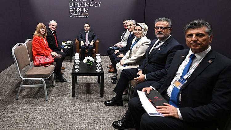 Bakan Kacırdan Antalyada diplomasi trafiği
