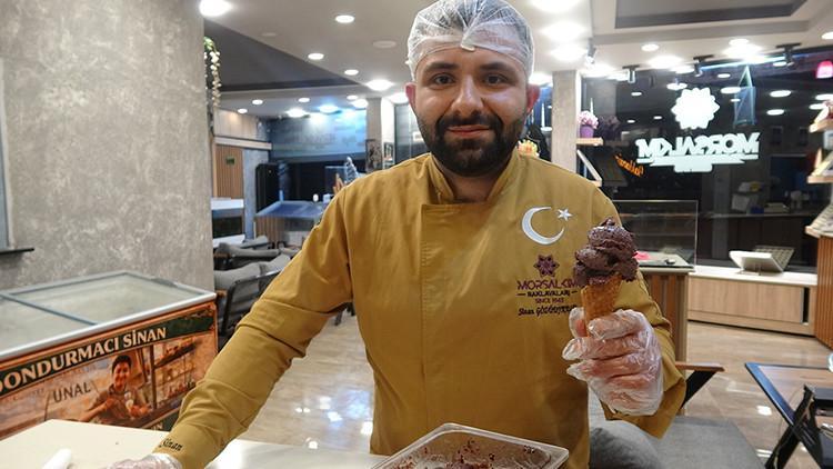 Horoz karası üzümü dondurmaya dönüştü