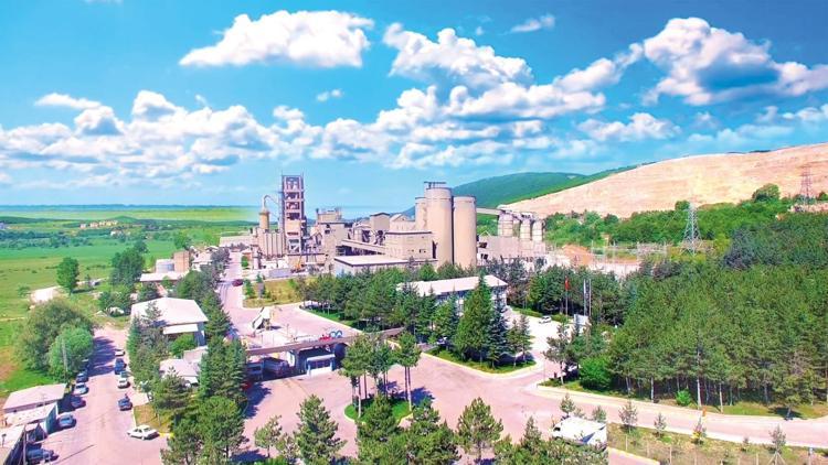 Carrefoursa’nın ardından Akçansa da satılıyor