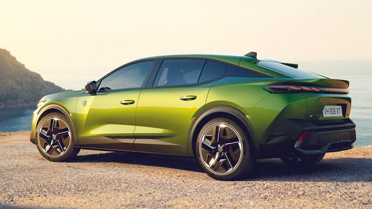 Peugeot CEO’su Alain Favey açıkladı... Petroldeki yükseliş elektrikliyi uçurdu