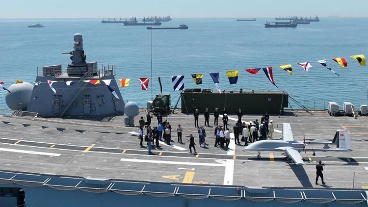 15 ülke TCG Anadolu için Ataköyde Yakından incelediler