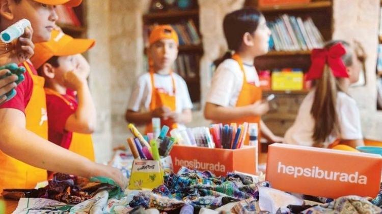 Çocukları sanatla buluşturuyor