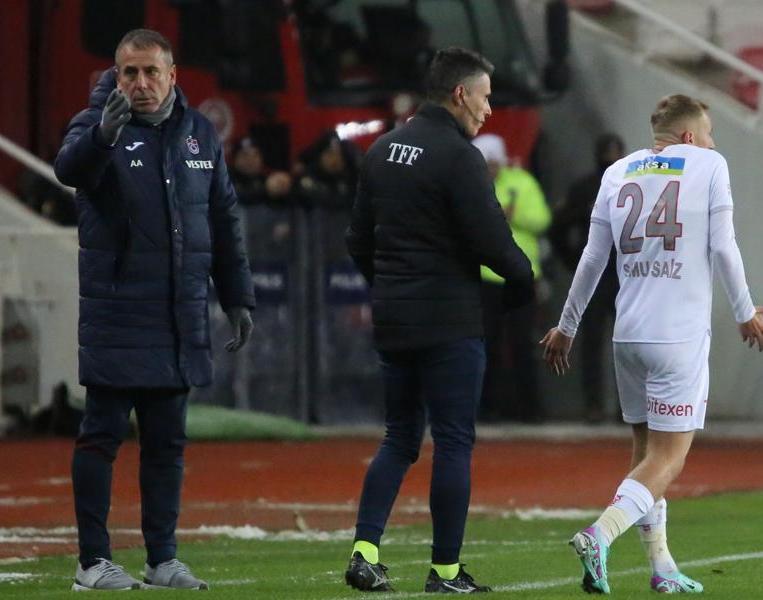 Sivasta gergin anlar Avcı ile Samu Saiz tartıştı