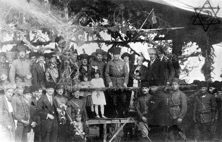 Rare photos of Atatürk compiled in new album