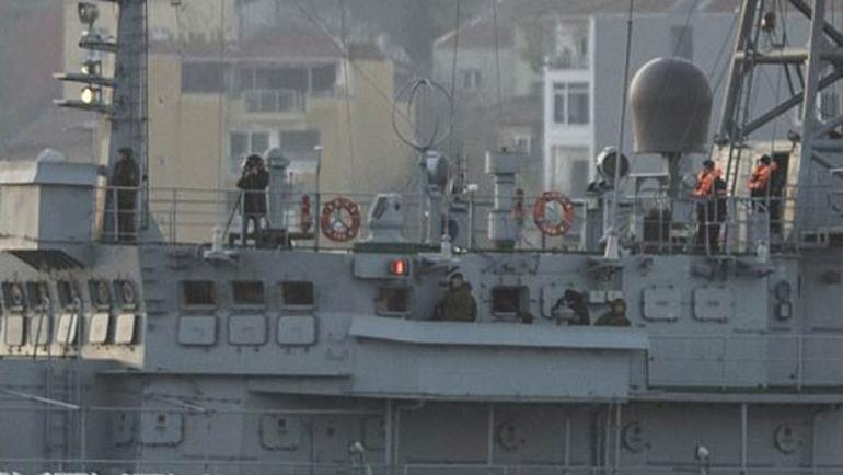 Rus savaş gemisine İstanbul Boğazında denizaltılı takip