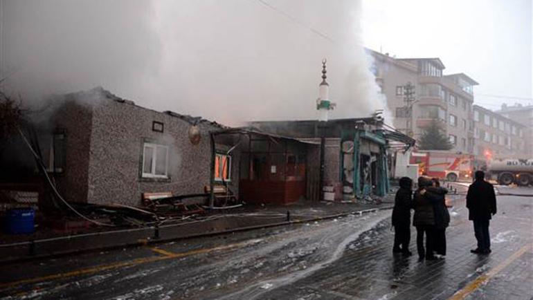 Ankara alev alev! Sabaha karşı 250 işyeri yandı - Resim: 2