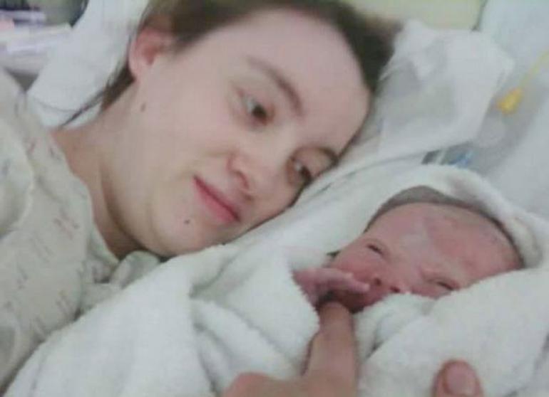 Çocuğunu uyurken doğurdu! Şaka değil gerçek - Resim: 1